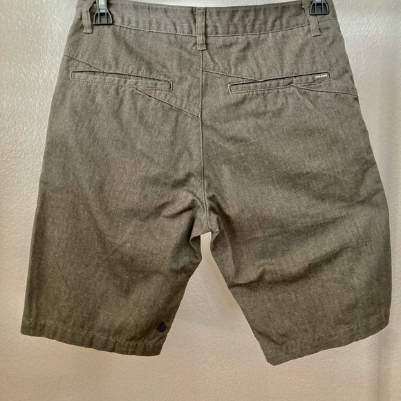 Volcom Men’s Gray Shorts Size 30 - Picture 3 of 3